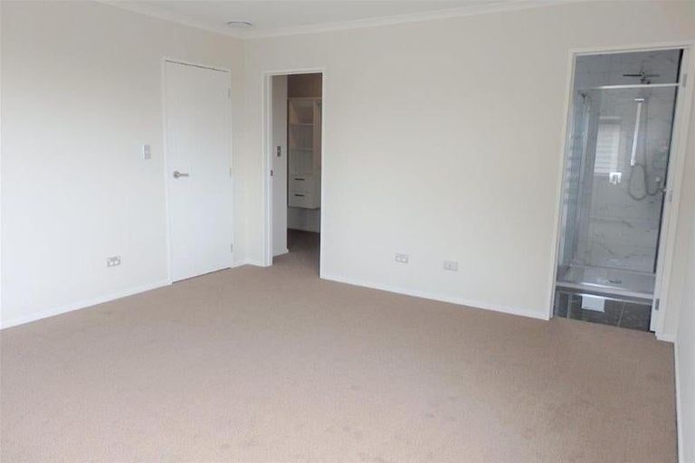 Photo of property in 104 Keri Vista Rise, Papakura, 2110