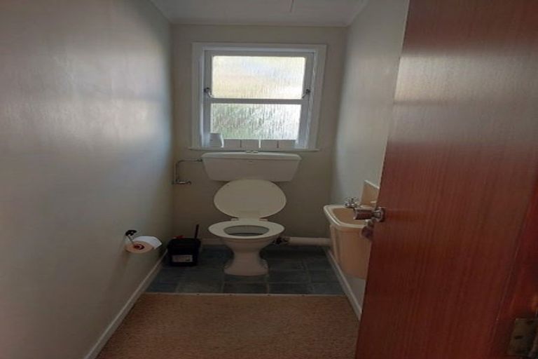 Photo of property in 11 Zande Terrace, Tawa, Wellington, 5028