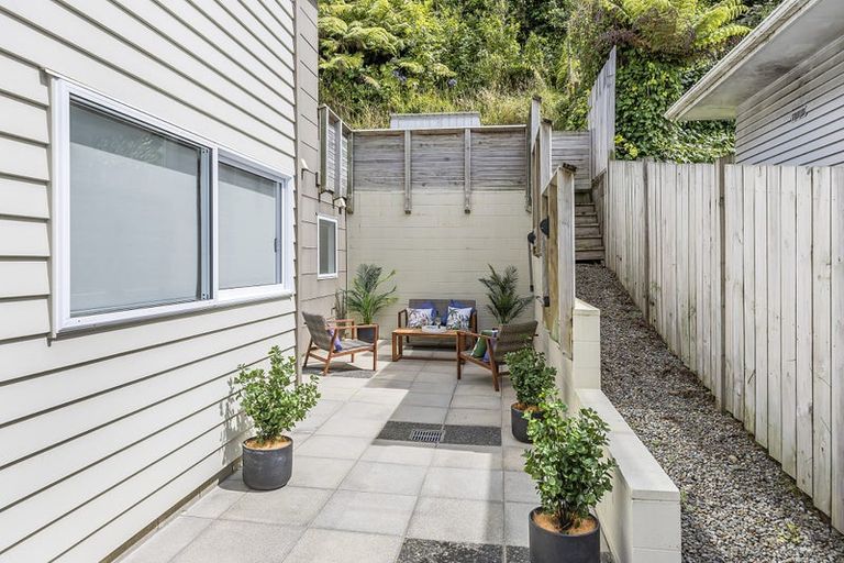 Photo of property in 16b Lincoln Avenue, Tawa, Wellington, 5028