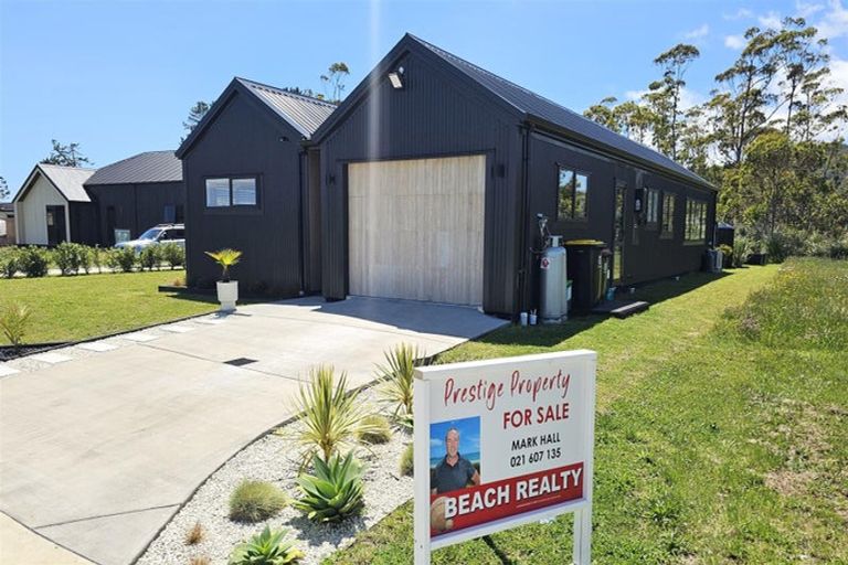 Photo of property in 104 Karearea Way, Matarangi, Whitianga, 3592