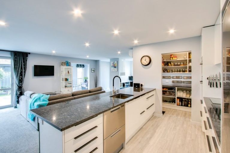 Photo of property in 11 Rakaia Way, Poraiti, Napier, 4112