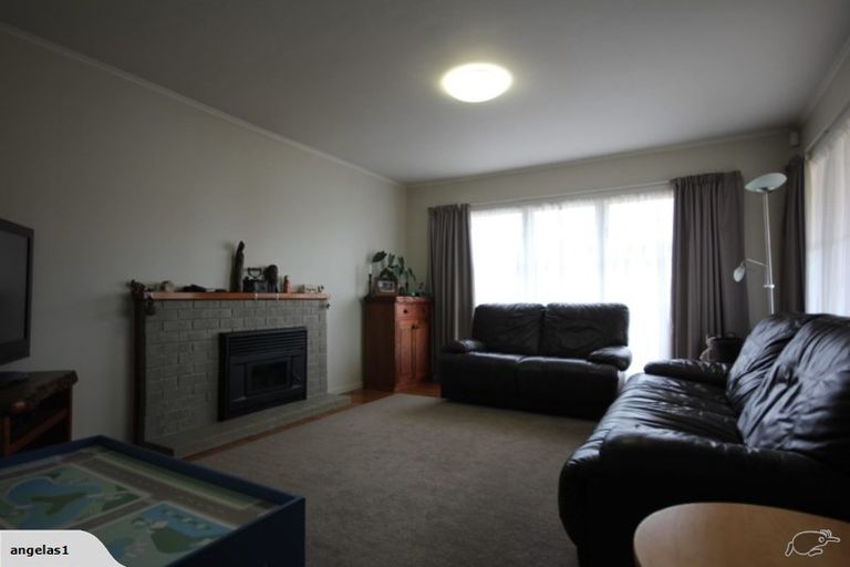 Photo of property in 44 Amberley Avenue, Te Atatu South, Auckland, 0610