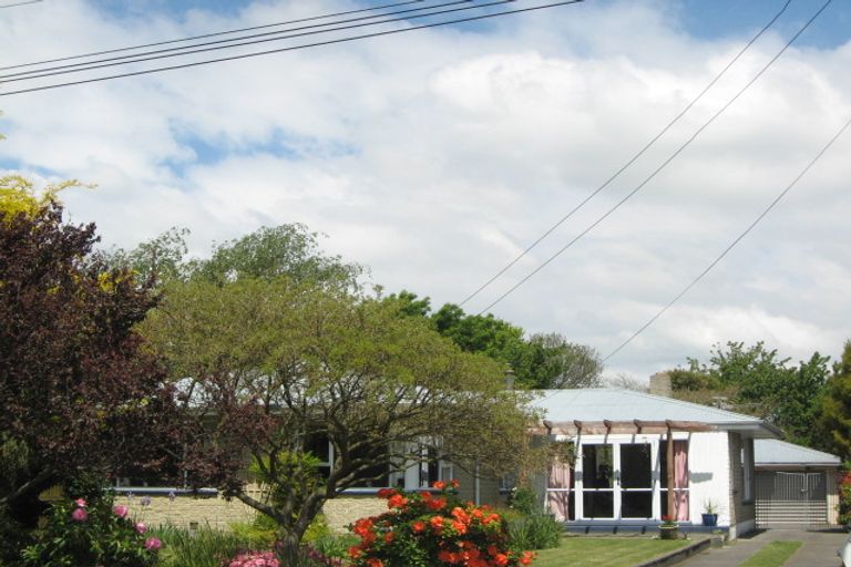 Photo of property in 34 Dunedin Street, Redwood, Christchurch, 8051