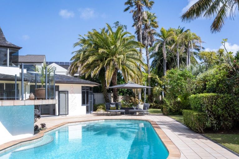 Photo of property in 9 Manor Park, Sunnyhills, Auckland, 2010