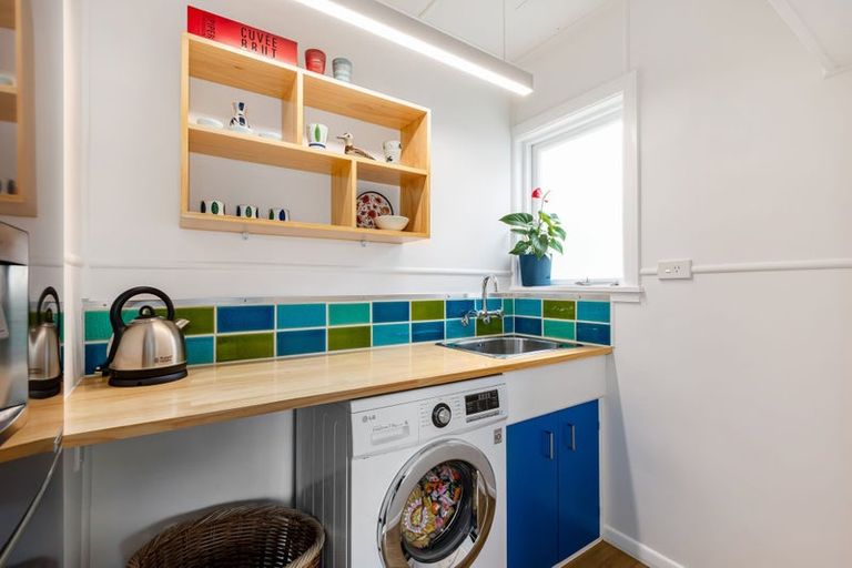 Photo of property in 304 Muritai Road, Eastbourne, Lower Hutt, 5013