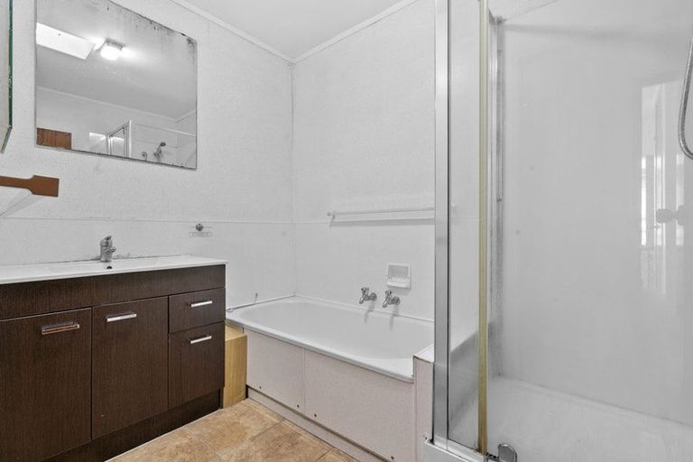Photo of property in 1/215 Shirley Road, Papatoetoe, Auckland, 2025