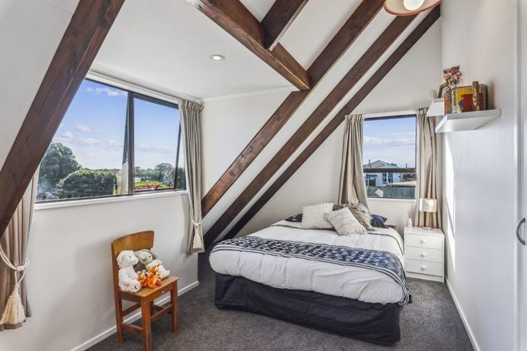 Photo of property in 77 Aorangi Road, Paraparaumu, 5032