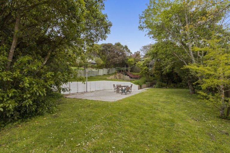 Photo of property in 205 Miromiro Road, Normandale, Lower Hutt, 5010