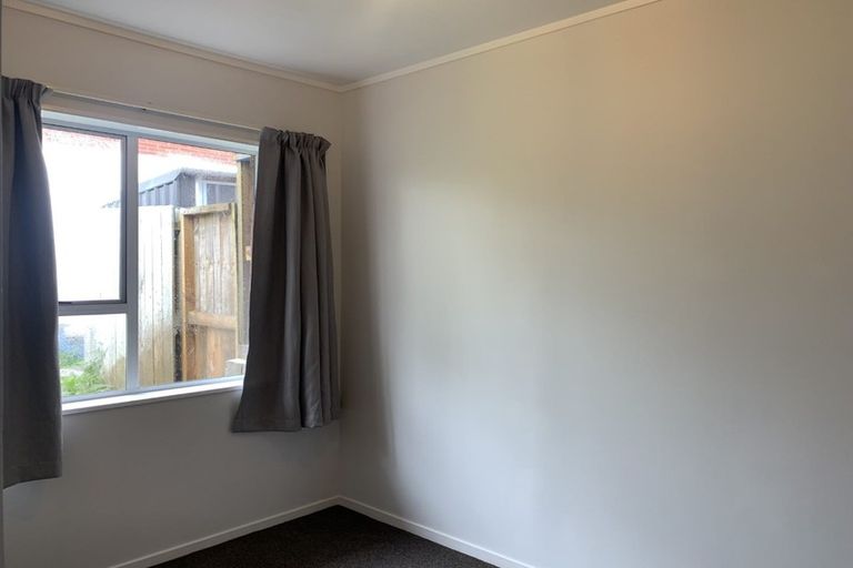 Photo of property in 3/11 Alston Avenue, Kelston, Auckland, 0602