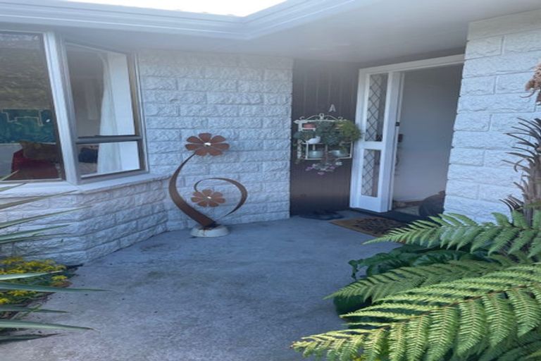 Photo of property in 2/57a Beachville Road, Redcliffs, Christchurch, 8081