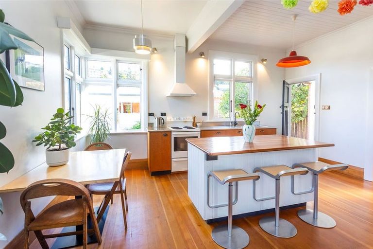 Photo of property in 262 Macandrew Road, Forbury, Dunedin, 9012