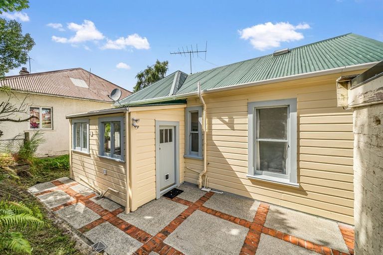 Photo of property in 22 Thomson Street, Lookout Point, Dunedin, 9011