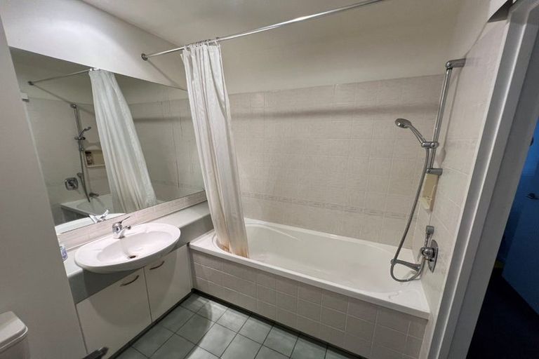 Photo of property in Regent Courts, 3/75 Gloucester Street, Christchurch Central, Christchurch, 8013