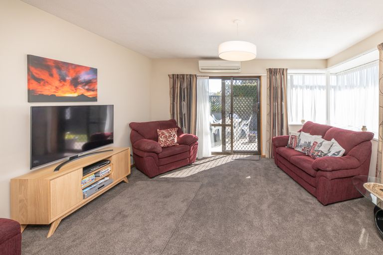 Photo of property in 1/201 Harewood Road, Papanui, Christchurch, 8053