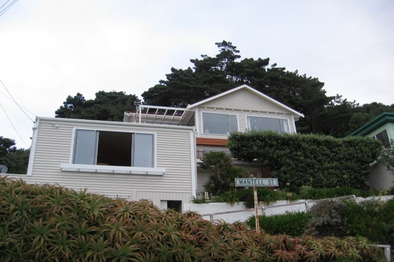Photo of property in 45 Mantell Street, Seatoun, Wellington, 6022