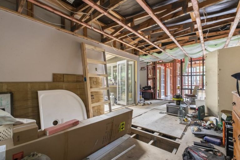 Photo of property in 37 Western Road, Laingholm, Auckland, 0604