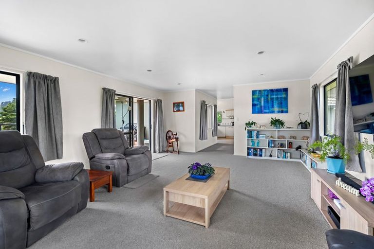 Photo of property in 29 Pataua Road North, Whareora, Whangarei, 0175