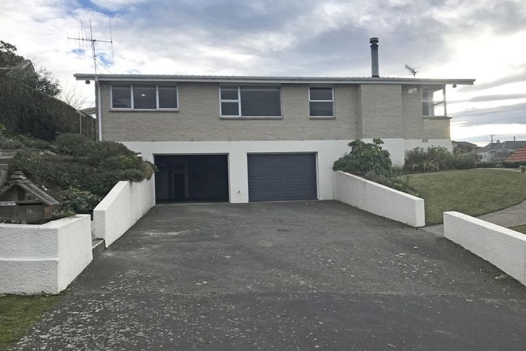 Photo of property in 16 Ure Street, South Hill, Oamaru, 9400