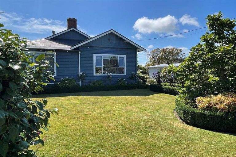 Photo of property in 12 Parsonage Road, Waimate, 7924