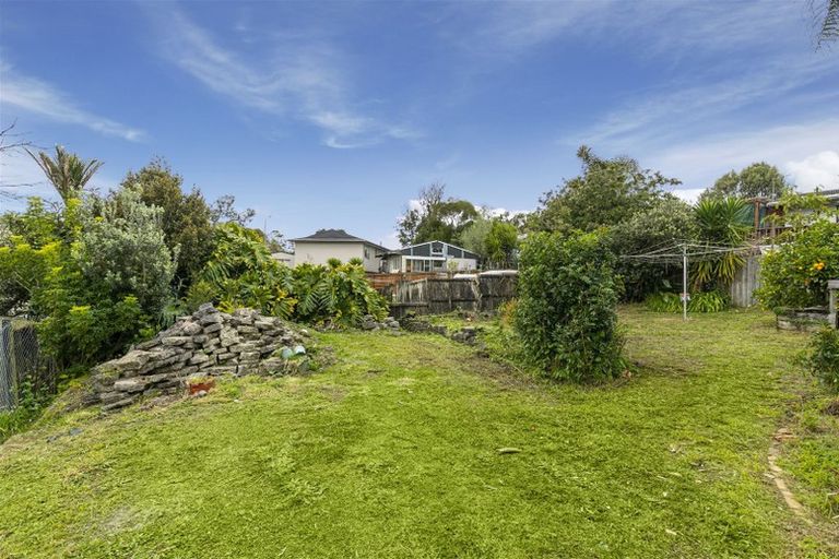 Photo of property in 15 Posa Avenue, Henderson, Auckland, 0612