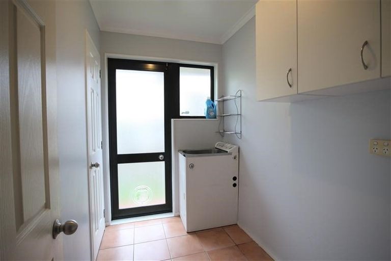 Photo of property in 16 Brittany Drive, Henderson, Auckland, 0612