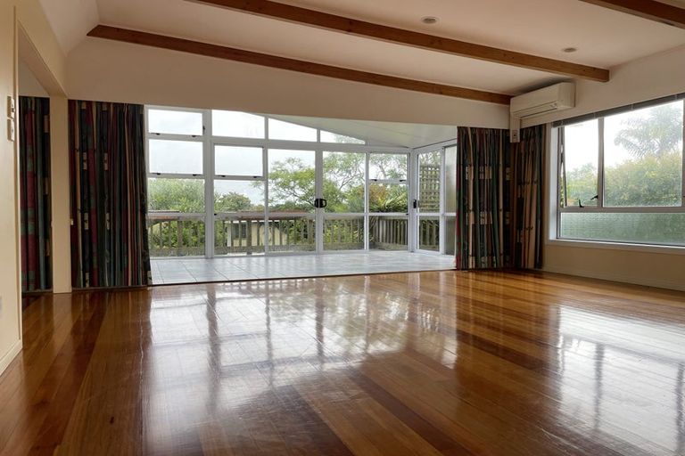 Photo of property in 57 Bradbury Road, Botany Downs, Auckland, 2010