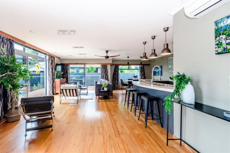 Photo of property in 10 Matuhi Street, Waikanae, 5036