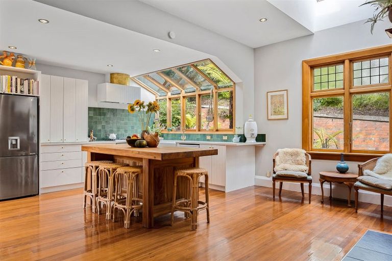 Photo of property in 18 Merlewood Avenue, Cashmere, Christchurch, 8022