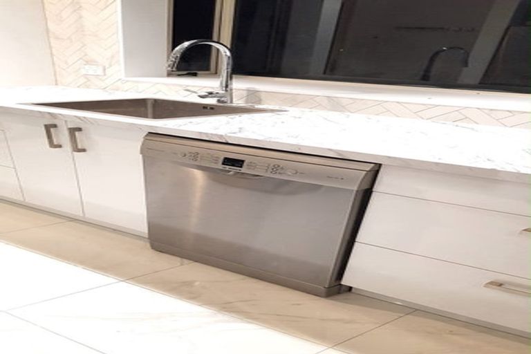 Photo of property in 7a Korokoro Road, Korokoro, Lower Hutt, 5012