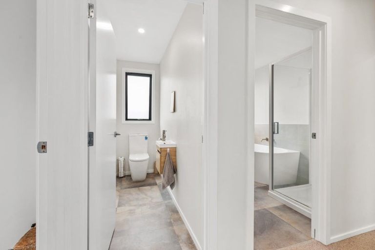 Photo of property in 34 Pourerere Road, Waipawa, 4271