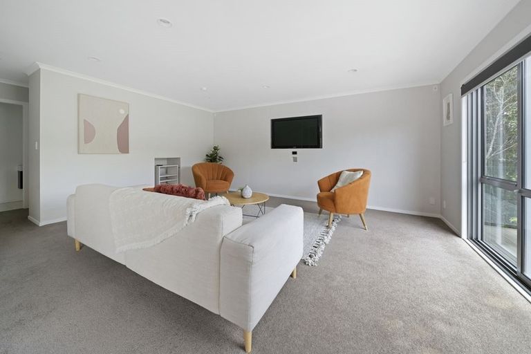 Photo of property in 19 Court Road, Tawa, Wellington, 5028