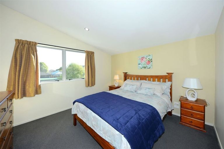 Photo of property in 30e Lyndon Street, Riccarton, Christchurch, 8041