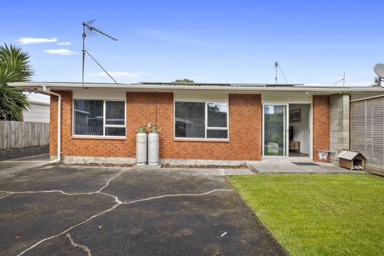 Photo of property in 10 Shaldon Crescent, Blagdon, New Plymouth, 4310