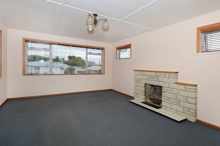 Photo of property in 12 Cambridge Street, Te Kamo, Whangarei, 0112