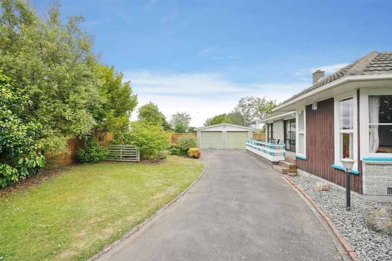 Photo of property in 17 Masham Road, Broomfield, Christchurch, 8042