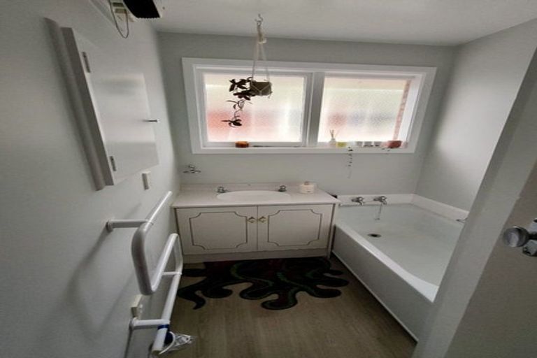 Photo of property in 90 Roberta Drive, Somerfield, Christchurch, 8024