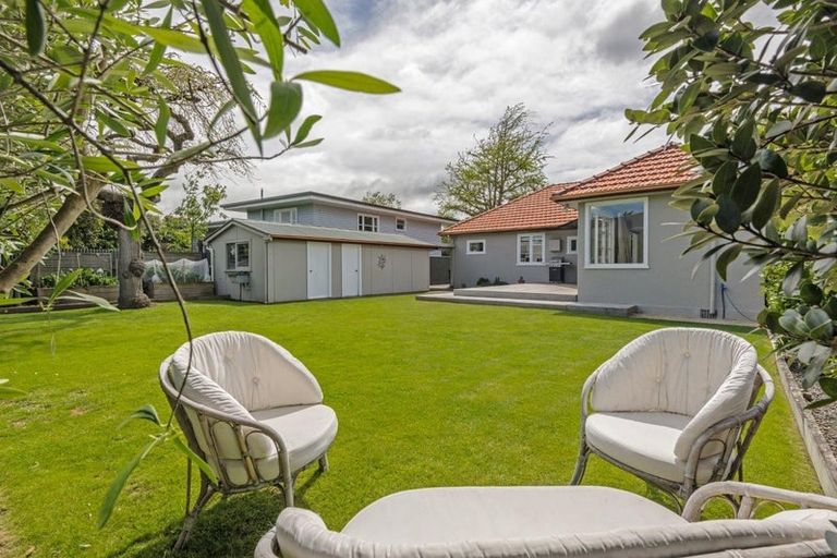 Photo of property in 8 Hughes Avenue, Hokowhitu, Palmerston North, 4410