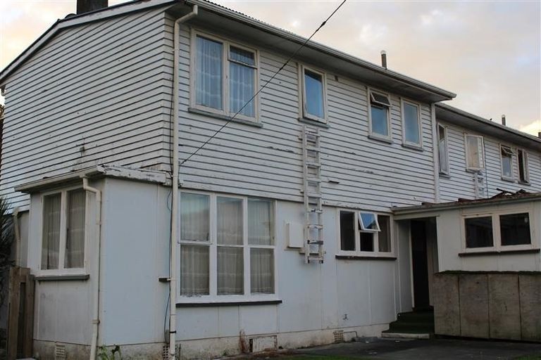 Photo of property in 11 Wainhouse Street, Stokes Valley, Lower Hutt, 5019