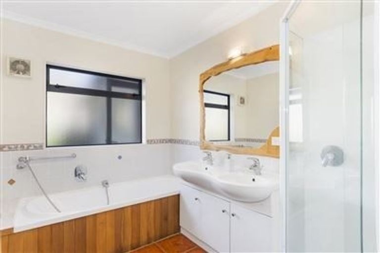 Photo of property in 40a Golf Road, Mount Maunganui, 3116