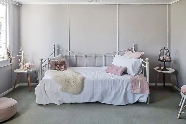 Photo of property in 10 Rira Street, Marton, 4710