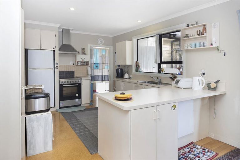 Photo of property in 30 Flinders Road, Heathcote Valley, Christchurch, 8022