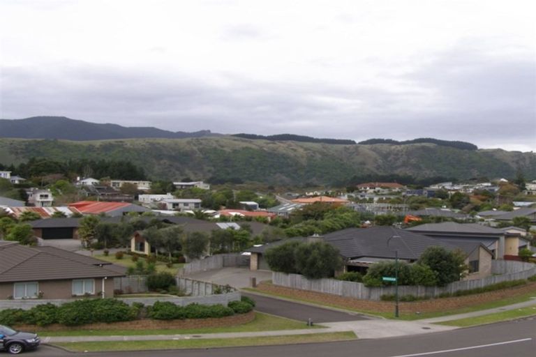 Photo of property in 2 Telford Way, Raumati Beach, Paraparaumu, 5032