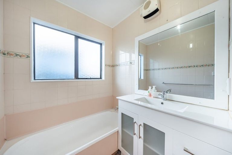 Photo of property in 2/1006 High Street, Avalon, Lower Hutt, 5011