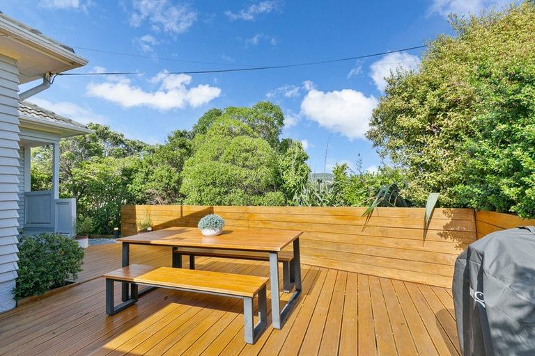 Photo of property in 16 Rodney Street, Northland, Wellington, 6012