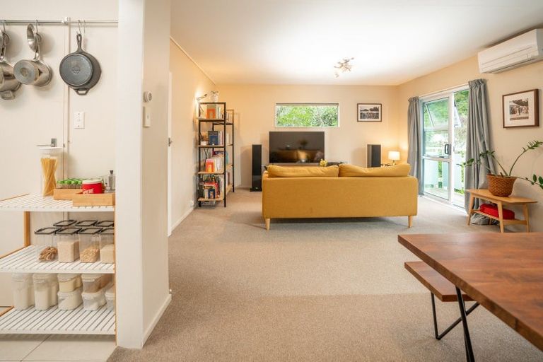 Photo of property in 33 Delhi Crescent, Khandallah, Wellington, 6035