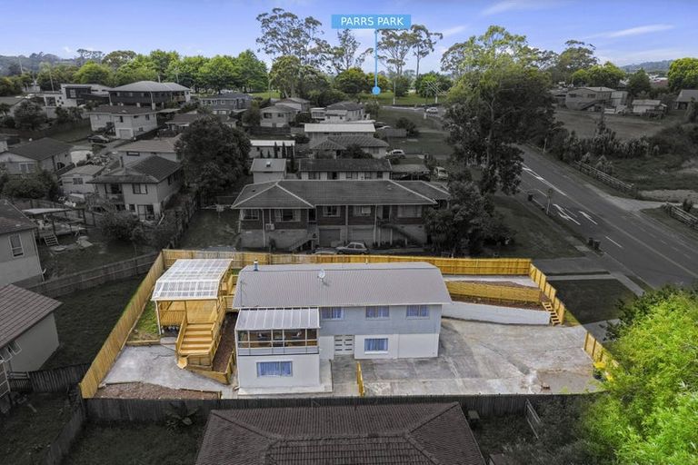 Photo of property in 104 Parrs Cross Road, Sunnyvale, Auckland, 0612