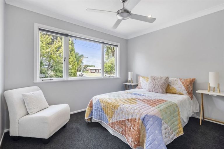 Photo of property in 968 East Coast Road, Northcross, Auckland, 0632