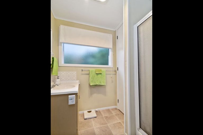 Photo of property in 32 Gillies Avenue, Taupo, 3330