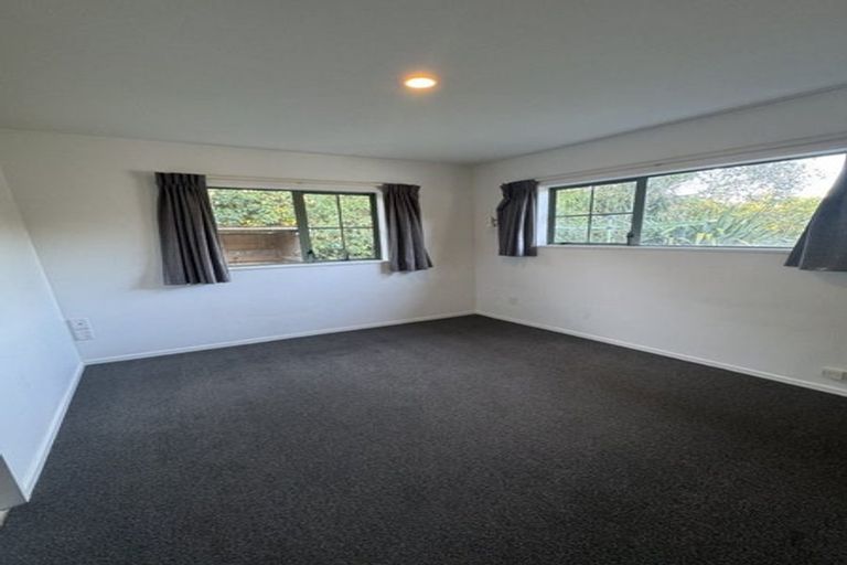 Photo of property in 81 Motu Road, Kumeu, 0891