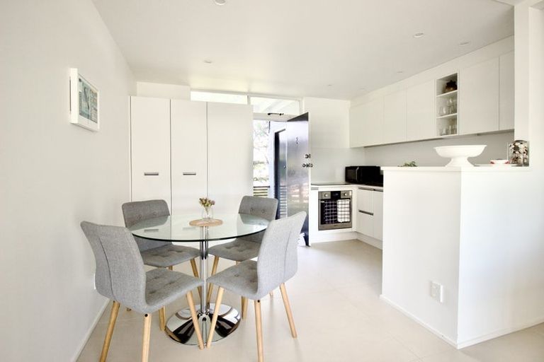 Photo of property in 3/73 Princes Street, Northcote Point, Auckland, 0627